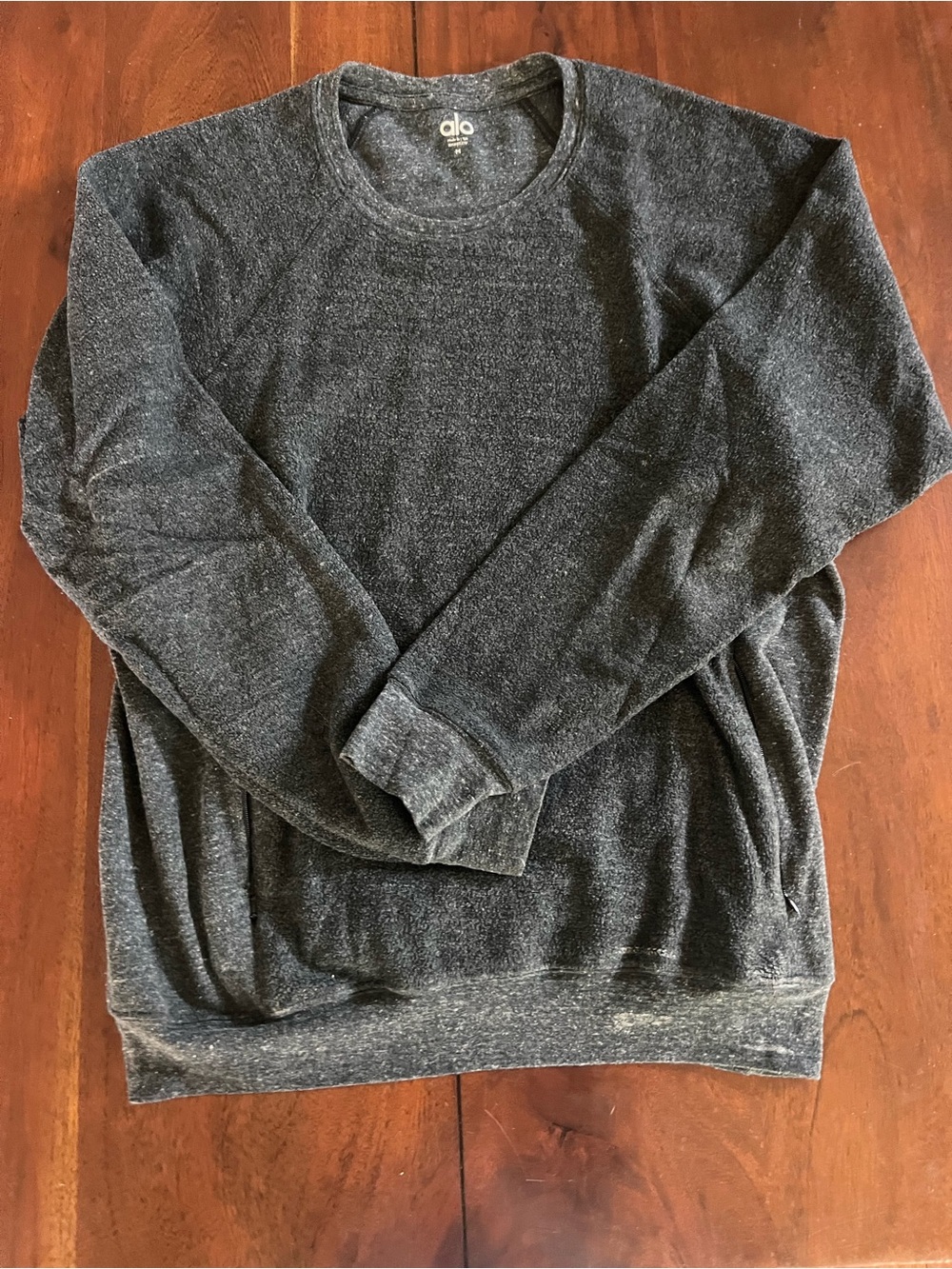 ALO Yoga Men’s Dark Charcoal Gray Crewneck Sweater with Pockets | Medium